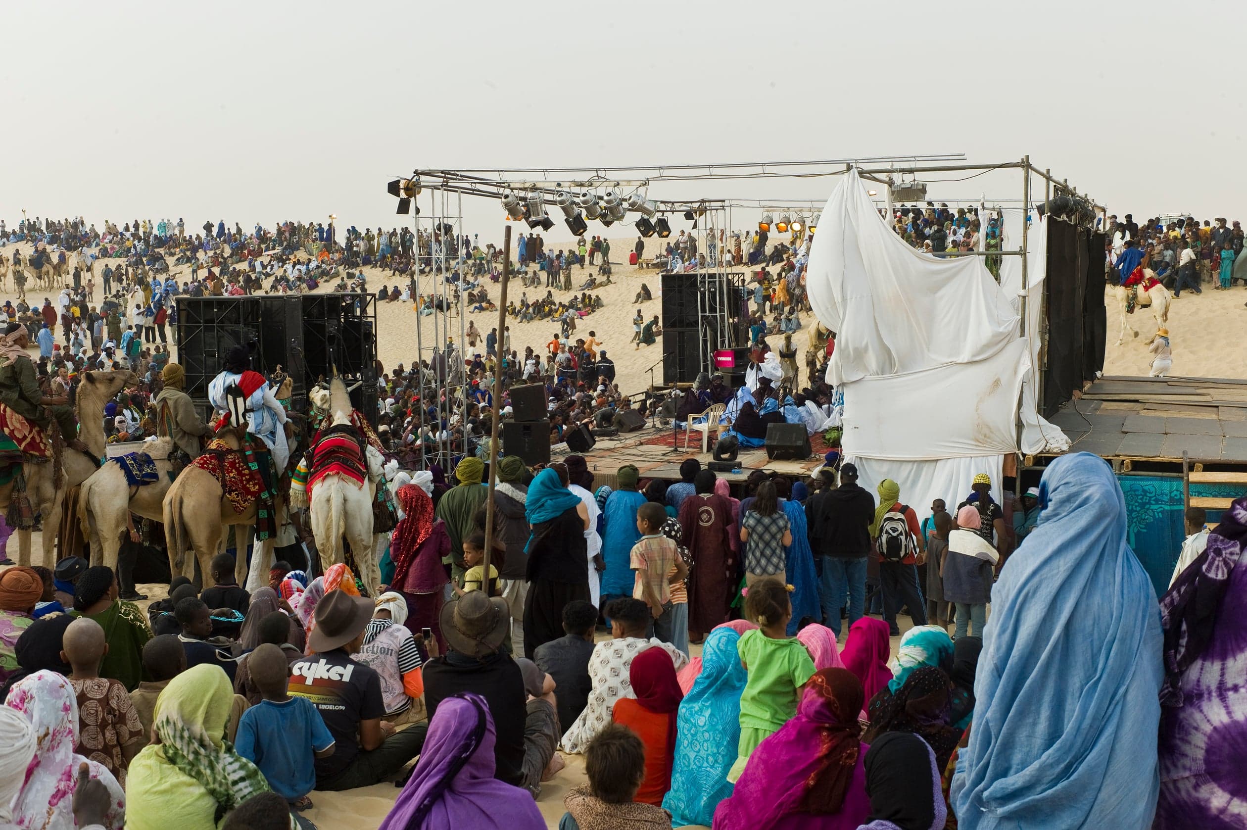 Brightly decorated pirogues racing on the Niger River during the Festival on the Niger at Ségou